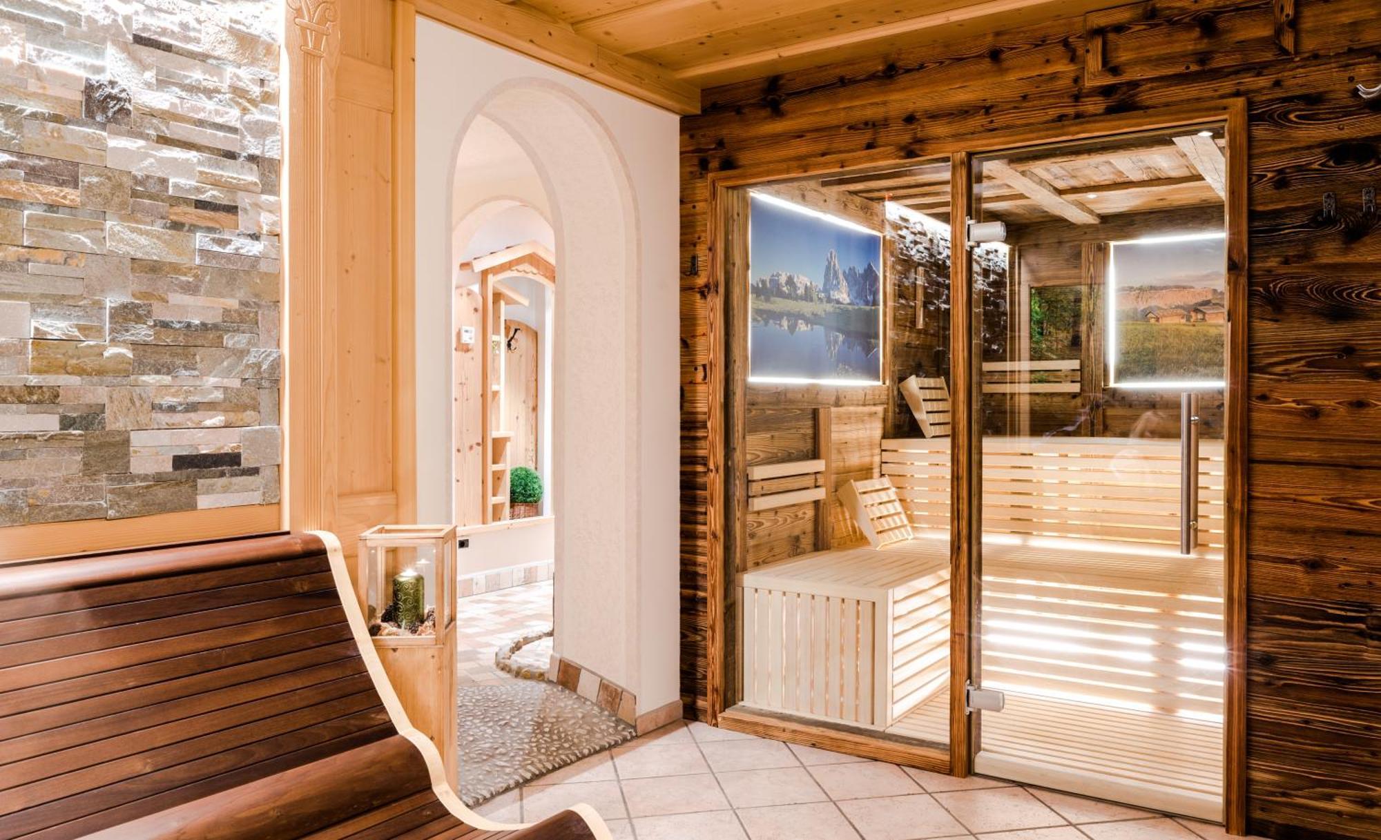 Garni Hotel Iris Σέλβα ντι Βαλ Γκαρντένα Εξωτερικό φωτογραφία