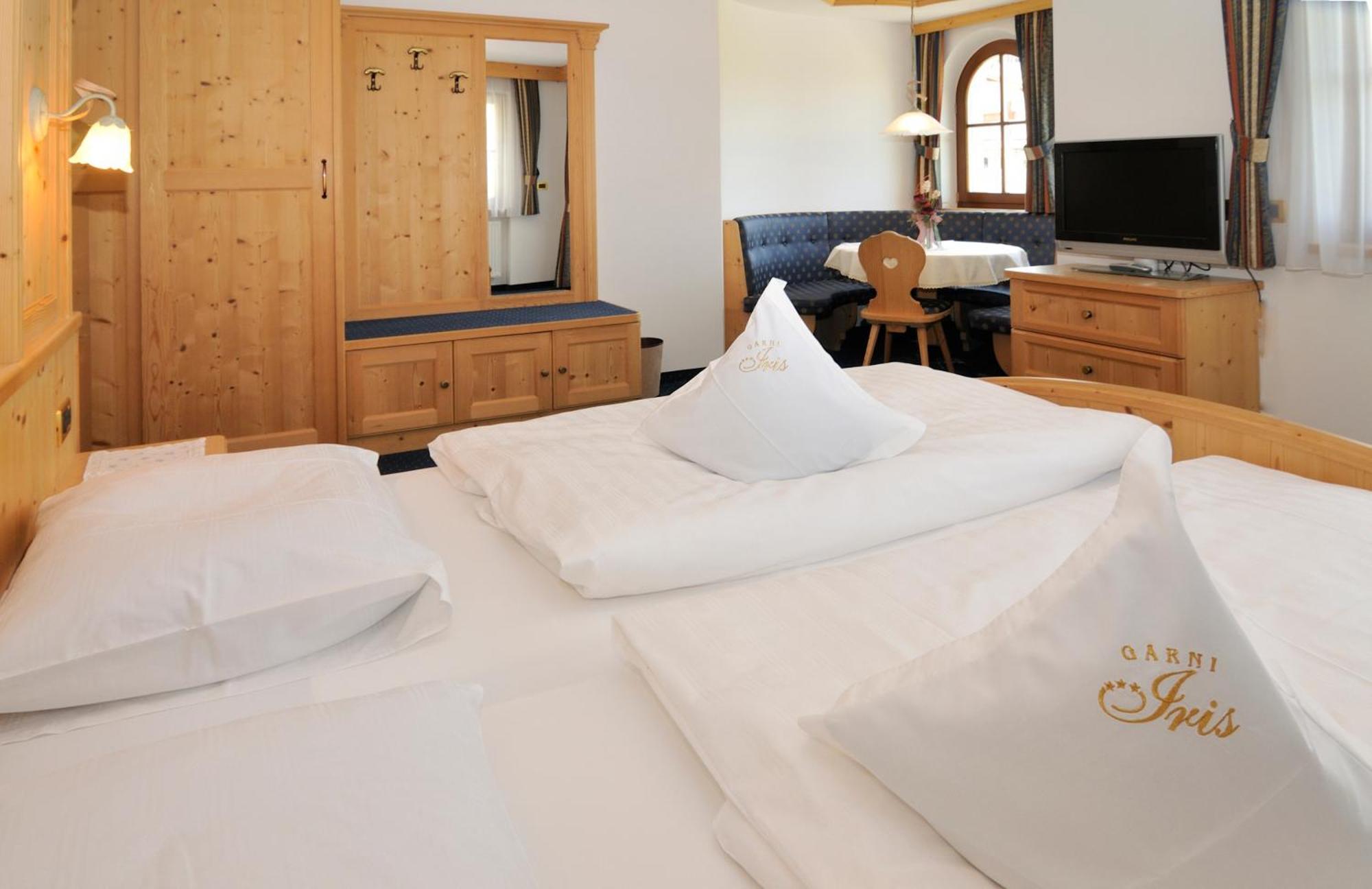 Garni Hotel Iris Σέλβα ντι Βαλ Γκαρντένα Εξωτερικό φωτογραφία